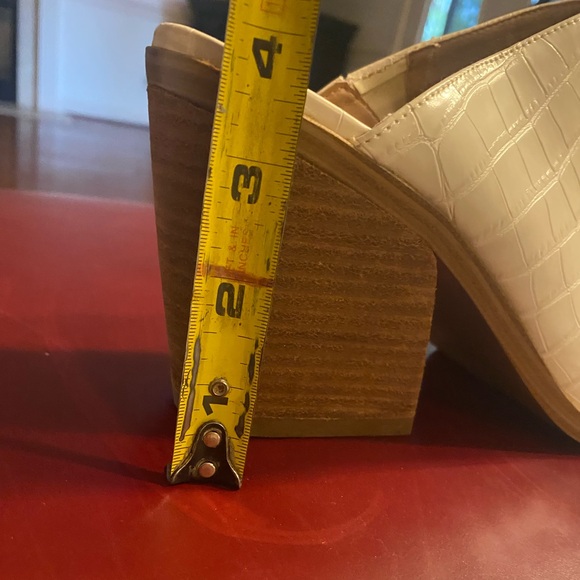 STEVE MADDEN Womens White Metal Toe Strip Alanna Slip On Mules - Size 10 M - Picture 9 of 9